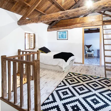 Ag Casa Branas, En Aldea Rural Gallega *